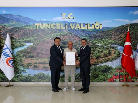 Tunceli Valiliği Ziyaretimiz ve Teşekkür belgesi taktimi ,Tunceli Sanayi ve Ticaret Odası Başkanlığı, Esnaf ve Sanatkarlar Odaları Birlik Başkanlığı Tunceli İl Milli Eğitim Müdürlüğüne ziyaretimiz